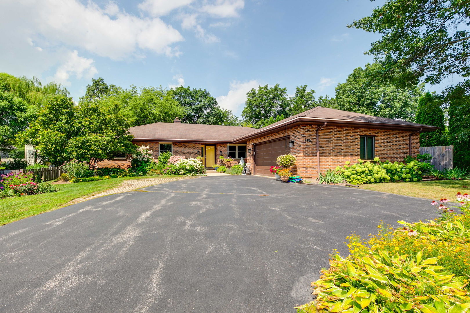 246 N Greenleaf Street, Gurnee, IL 60031