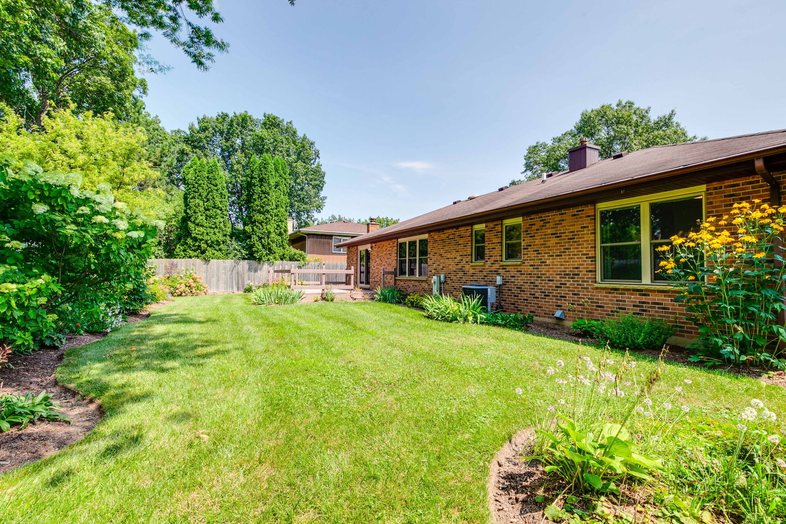 246 N Greenleaf Street, Gurnee, IL 60031