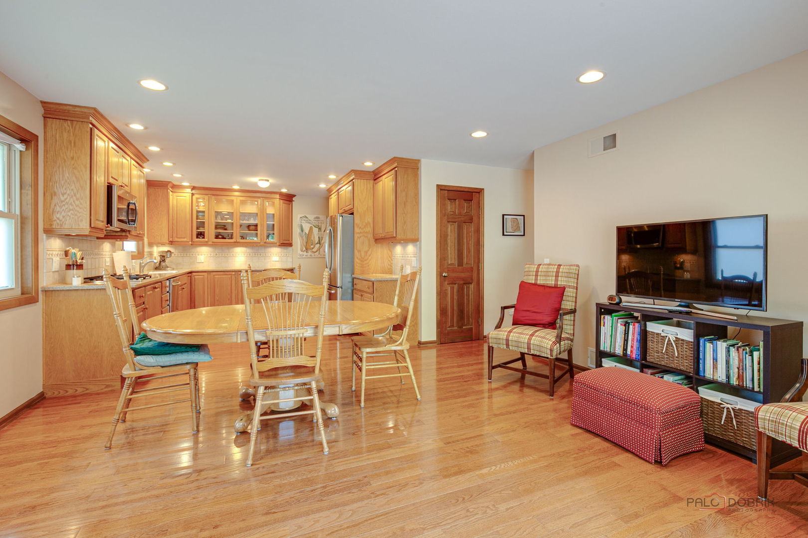 246 N Greenleaf Street, Gurnee, IL 60031