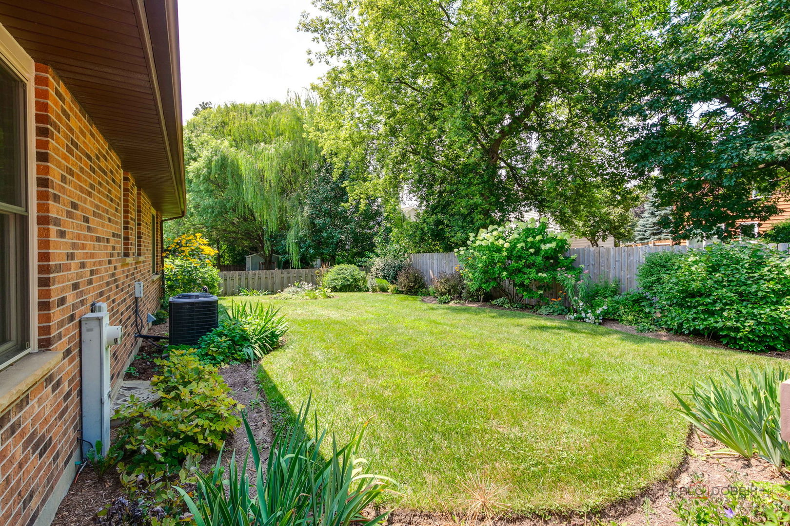 246 N Greenleaf Street, Gurnee, IL 60031