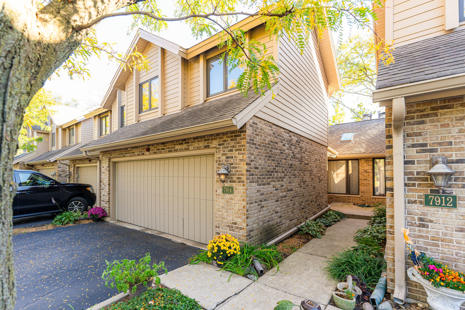 7914 S Garfield Avenue, Burr Ridge, IL 60527