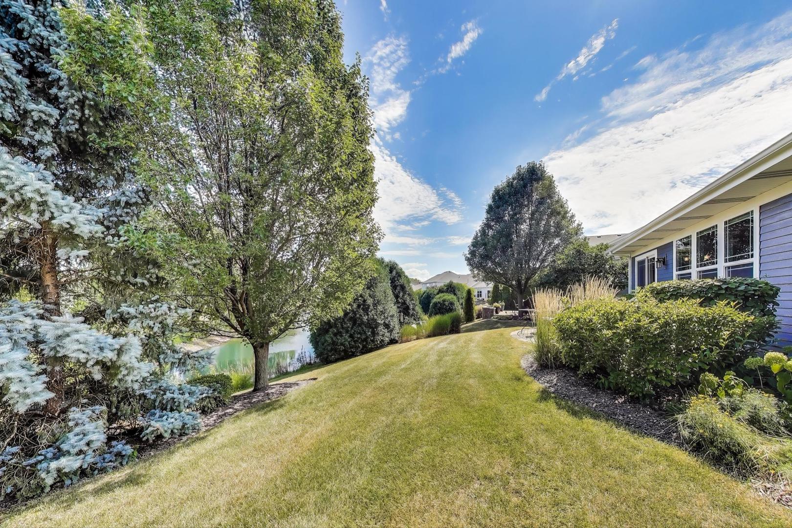 1N599 Golf View Lane, Winfield, IL 60190
