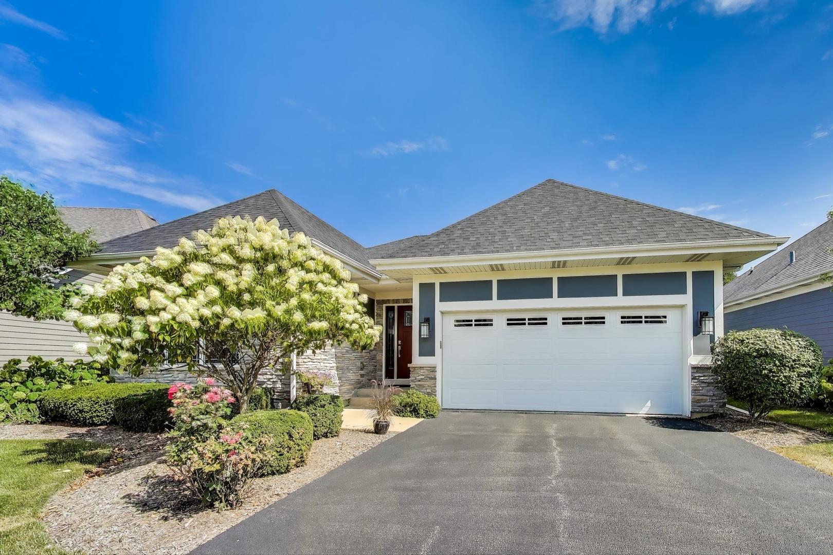 1N599 Golf View Lane, Winfield, IL 60190