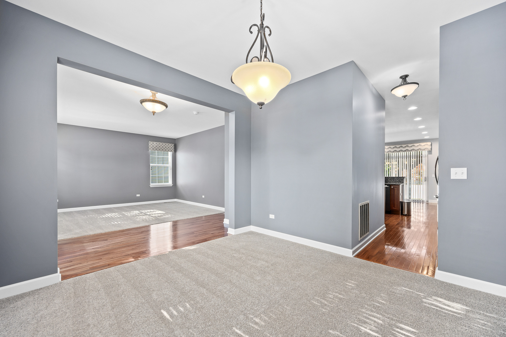 725 Delacourte Avenue, Bolingbrook, IL 60490