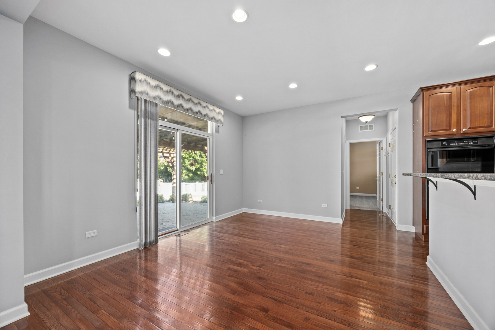 725 Delacourte Avenue, Bolingbrook, IL 60490