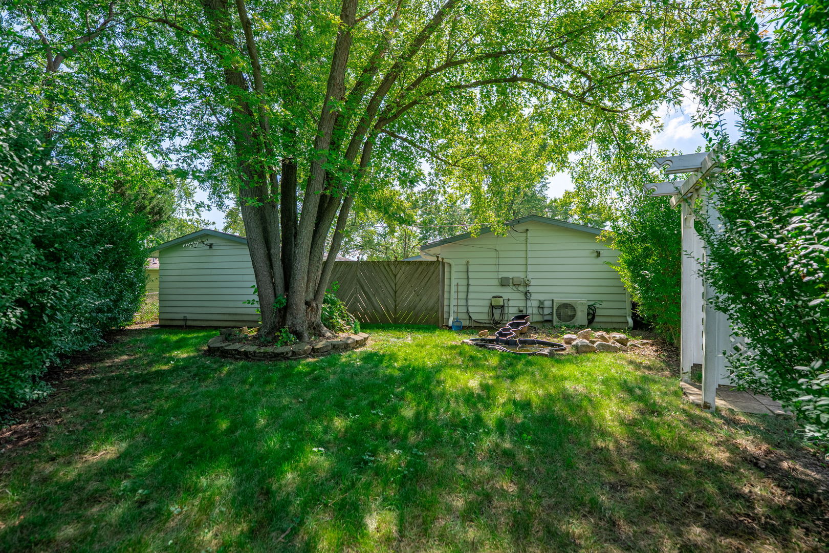 422 Tanglewood Drive, Streamwood, IL 60107