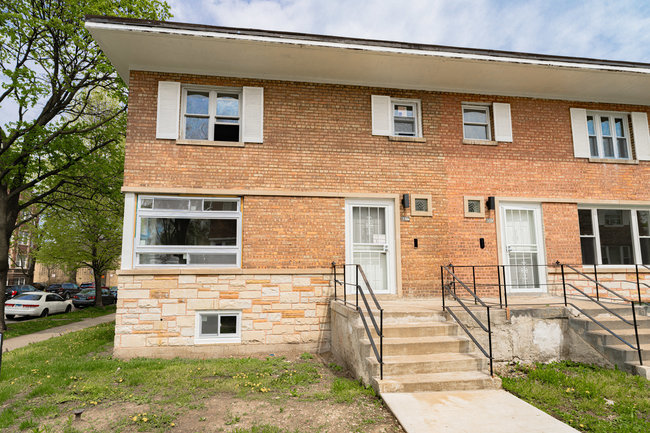8313 S Ingleside Avenue, Chicago, IL 60619
