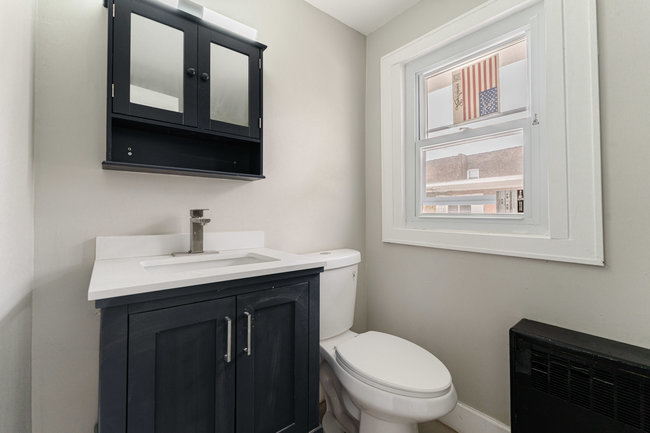8313 S Ingleside Avenue, Chicago, IL 60619