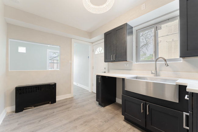 8313 S Ingleside Avenue, Chicago, IL 60619