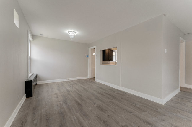 8313 S Ingleside Avenue, Chicago, IL 60619