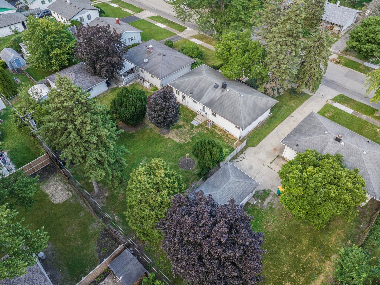805 Lilac Lane, Joliet, IL 60435