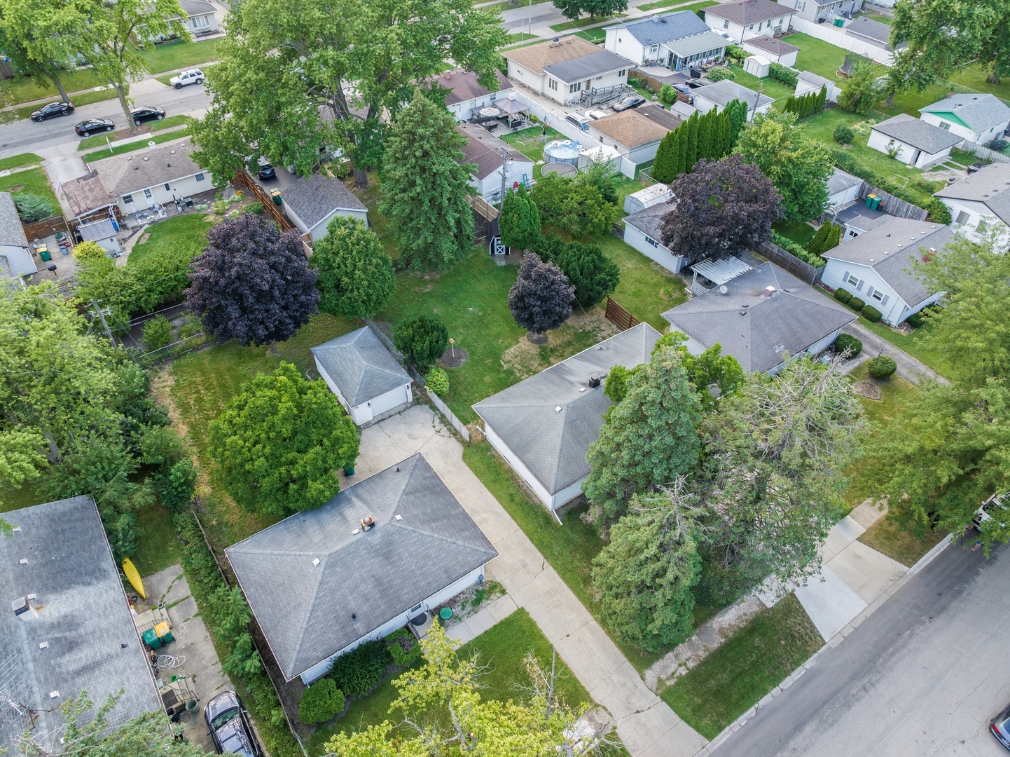 805 Lilac Lane, Joliet, IL 60435