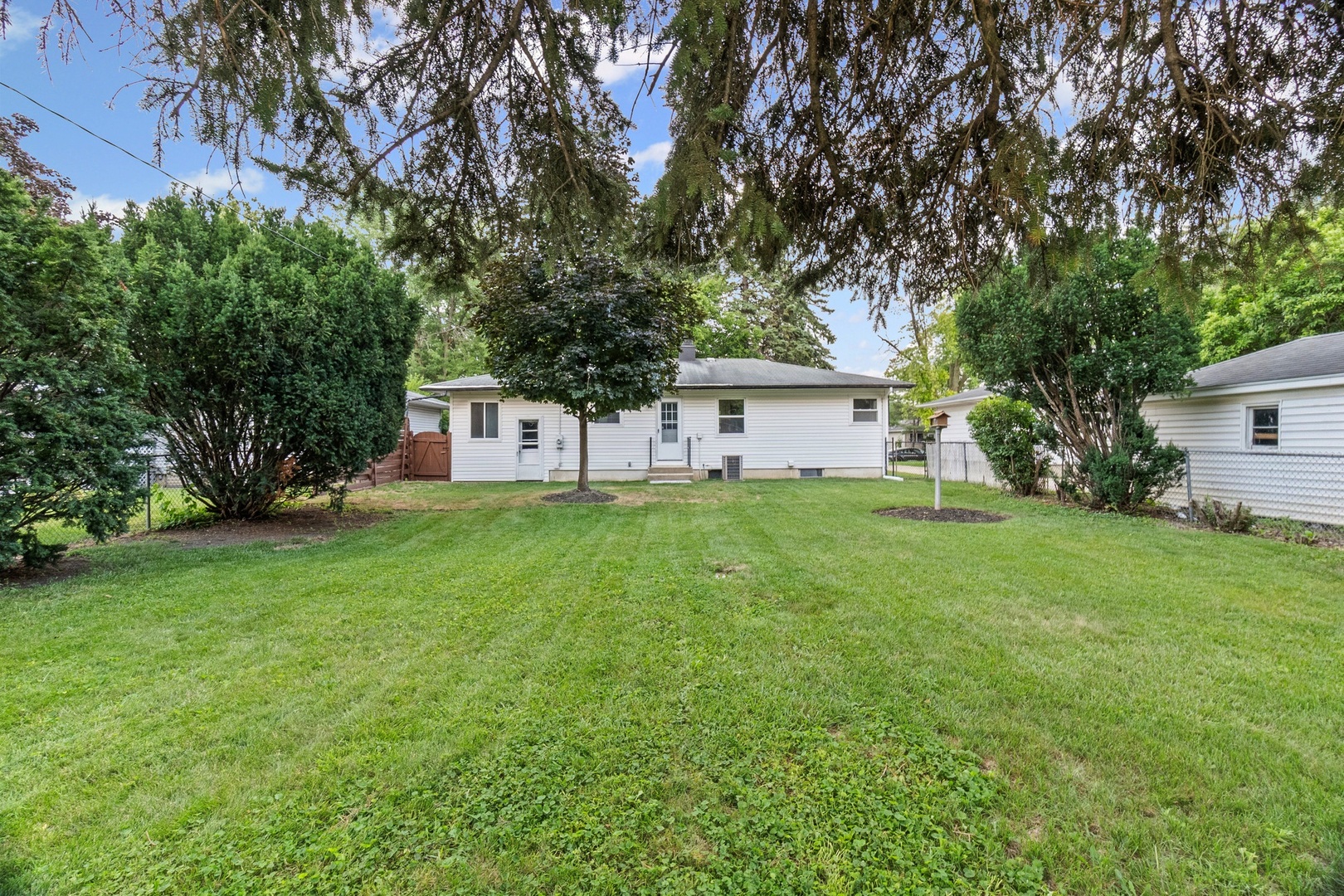 805 Lilac Lane, Joliet, IL 60435