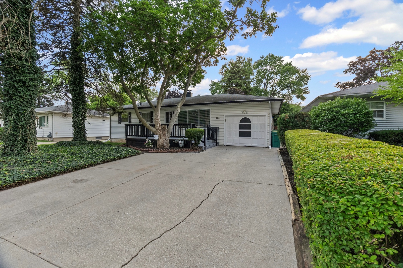 805 Lilac Lane, Joliet, IL 60435