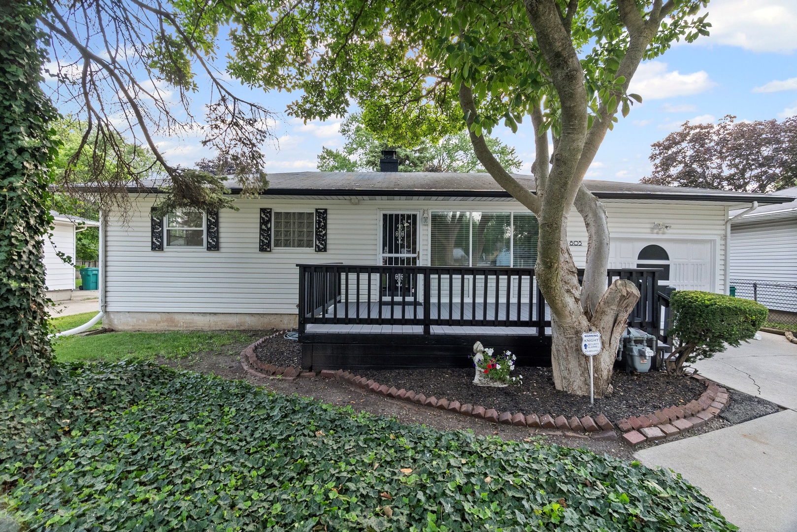805 Lilac Lane, Joliet, IL 60435