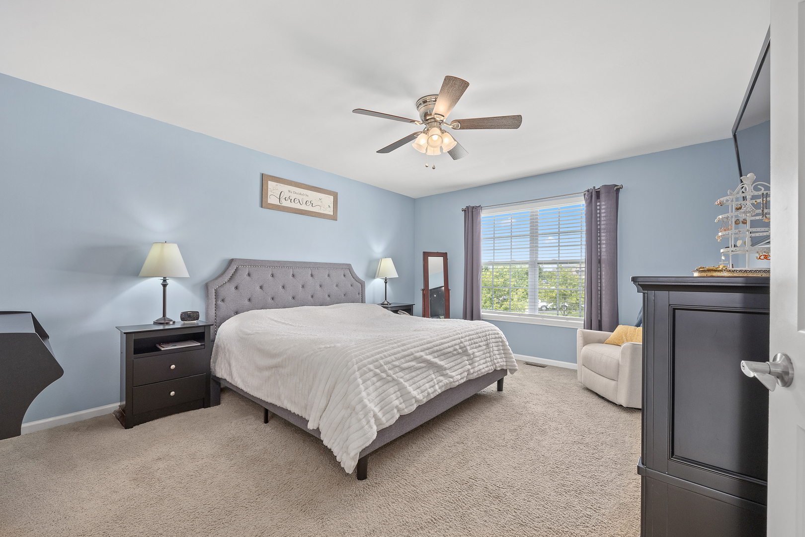 714 N Sleepy Hollow Lane, Romeoville, IL 60446