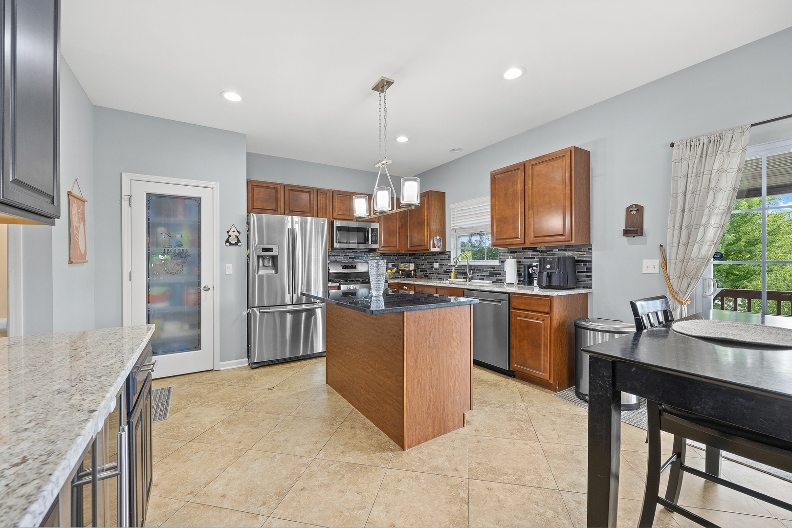 714 N Sleepy Hollow Lane, Romeoville, IL 60446