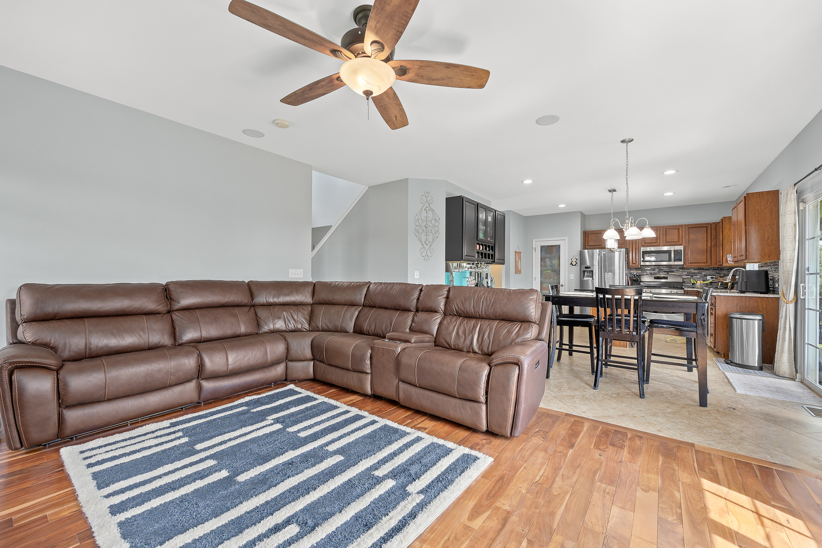 714 N Sleepy Hollow Lane, Romeoville, IL 60446