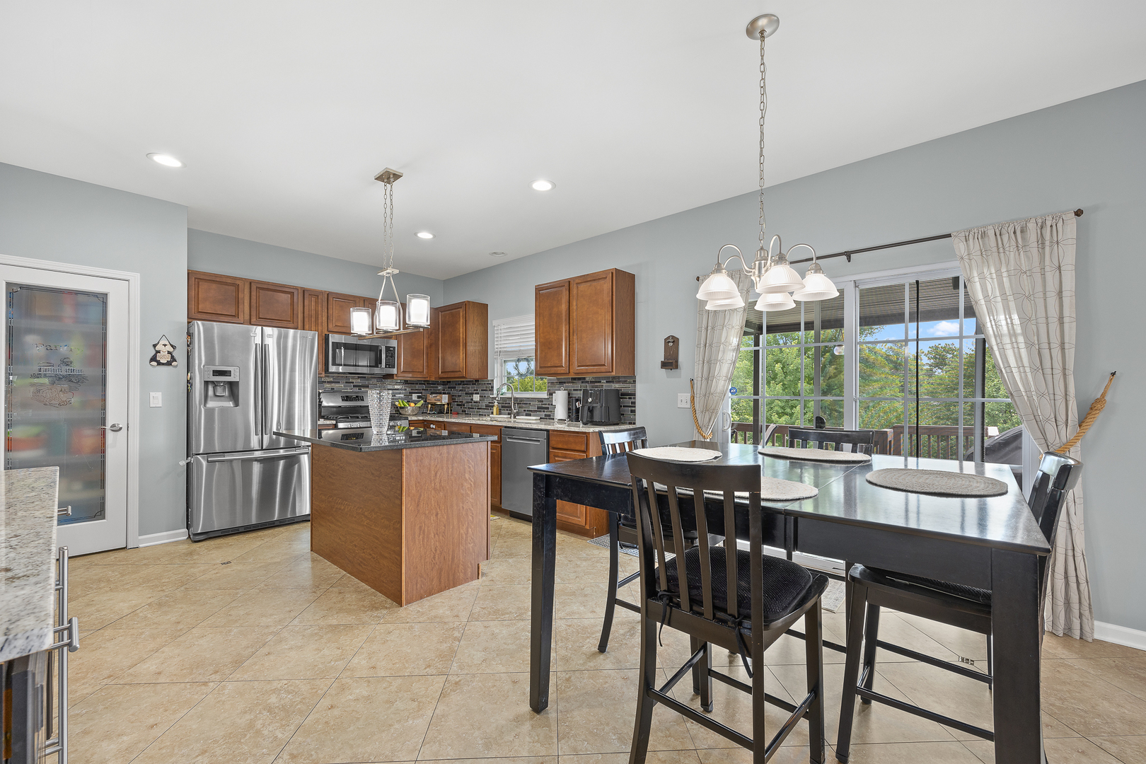 714 N Sleepy Hollow Lane, Romeoville, IL 60446