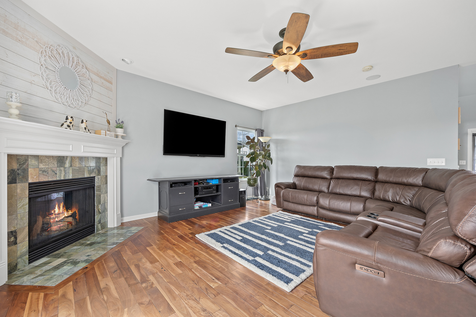 714 N Sleepy Hollow Lane, Romeoville, IL 60446