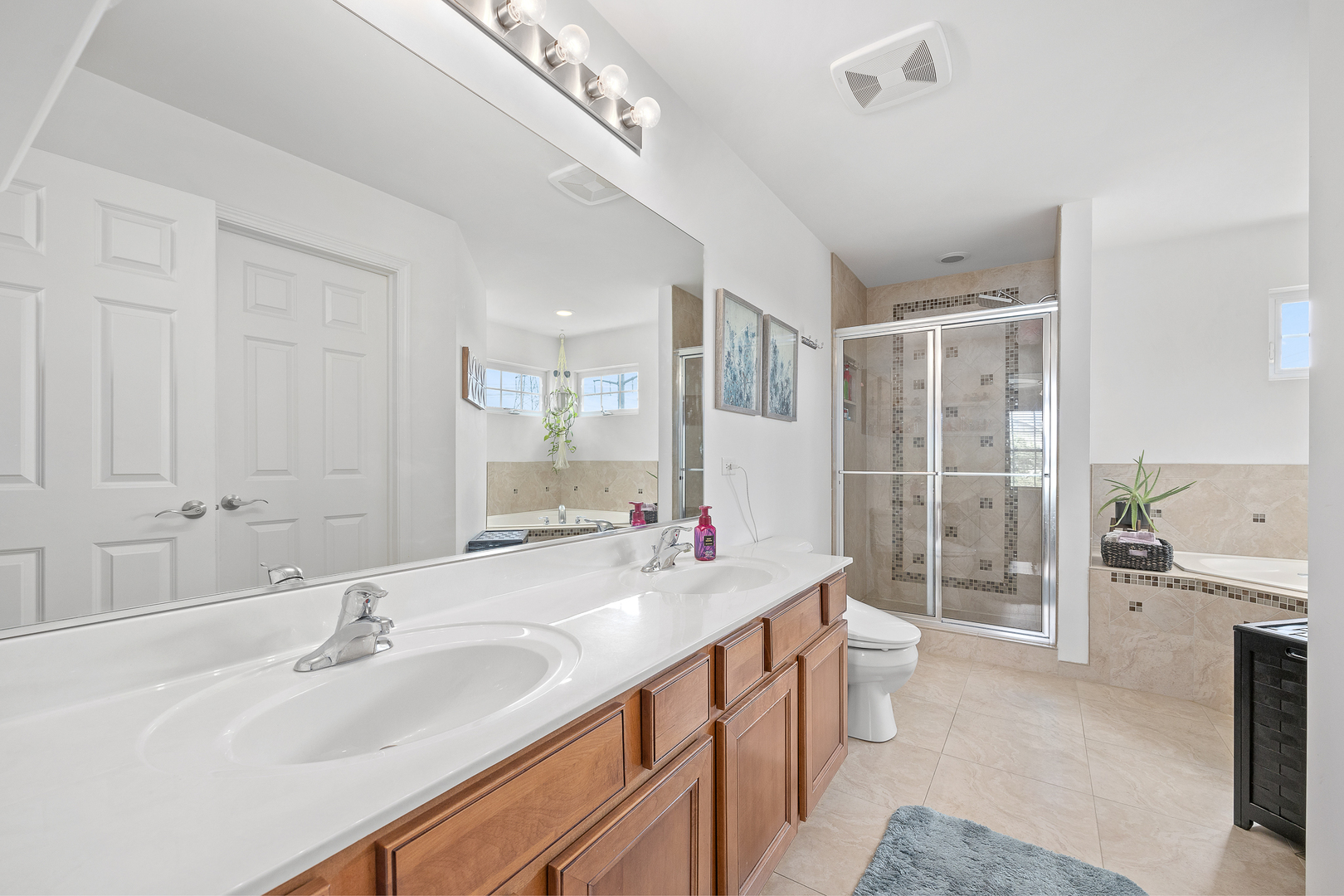 714 N Sleepy Hollow Lane, Romeoville, IL 60446