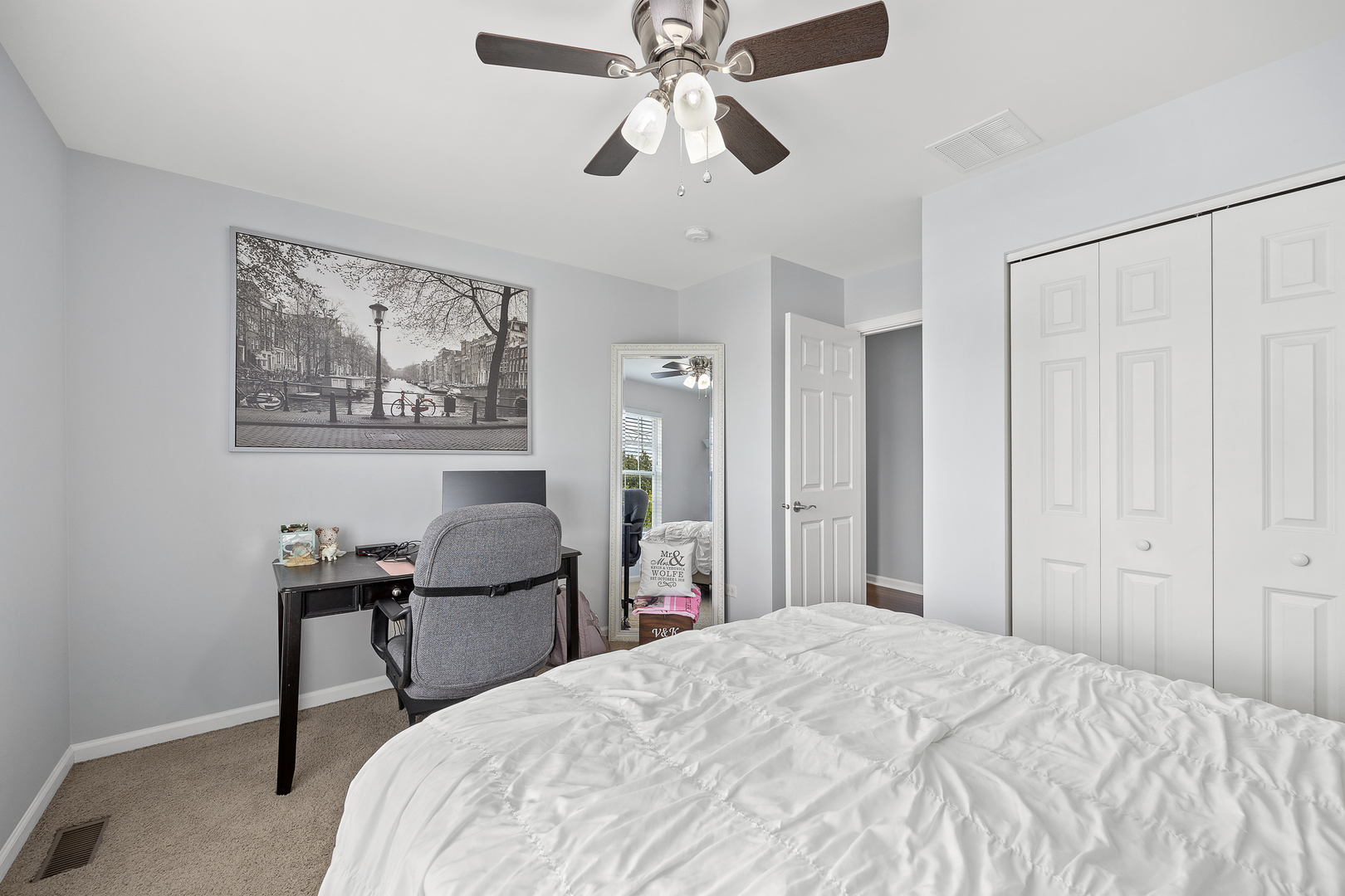 714 N Sleepy Hollow Lane, Romeoville, IL 60446