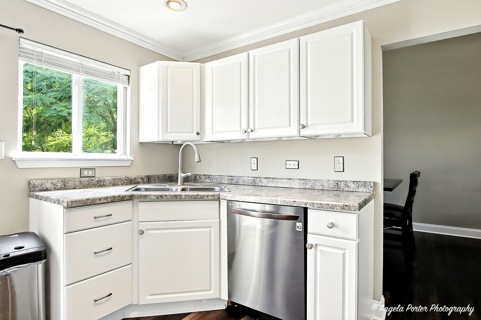 513 N Emerson Lane, Hainesville, IL 60030