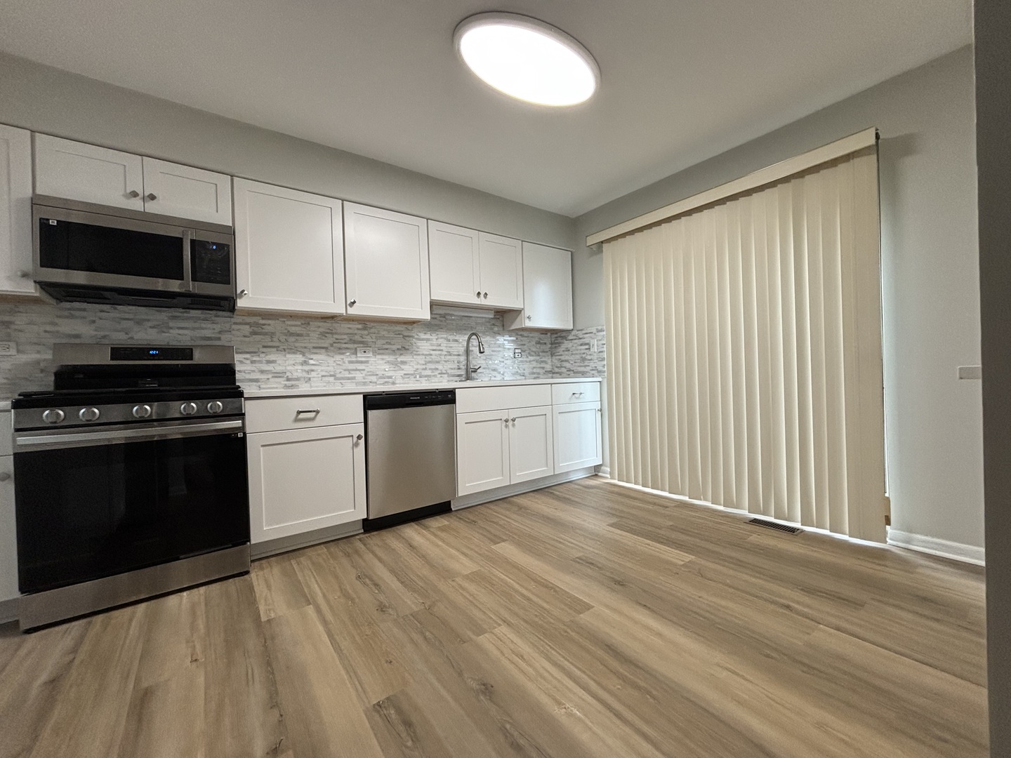 6504 Kensington Place, Downers Grove, IL 60516