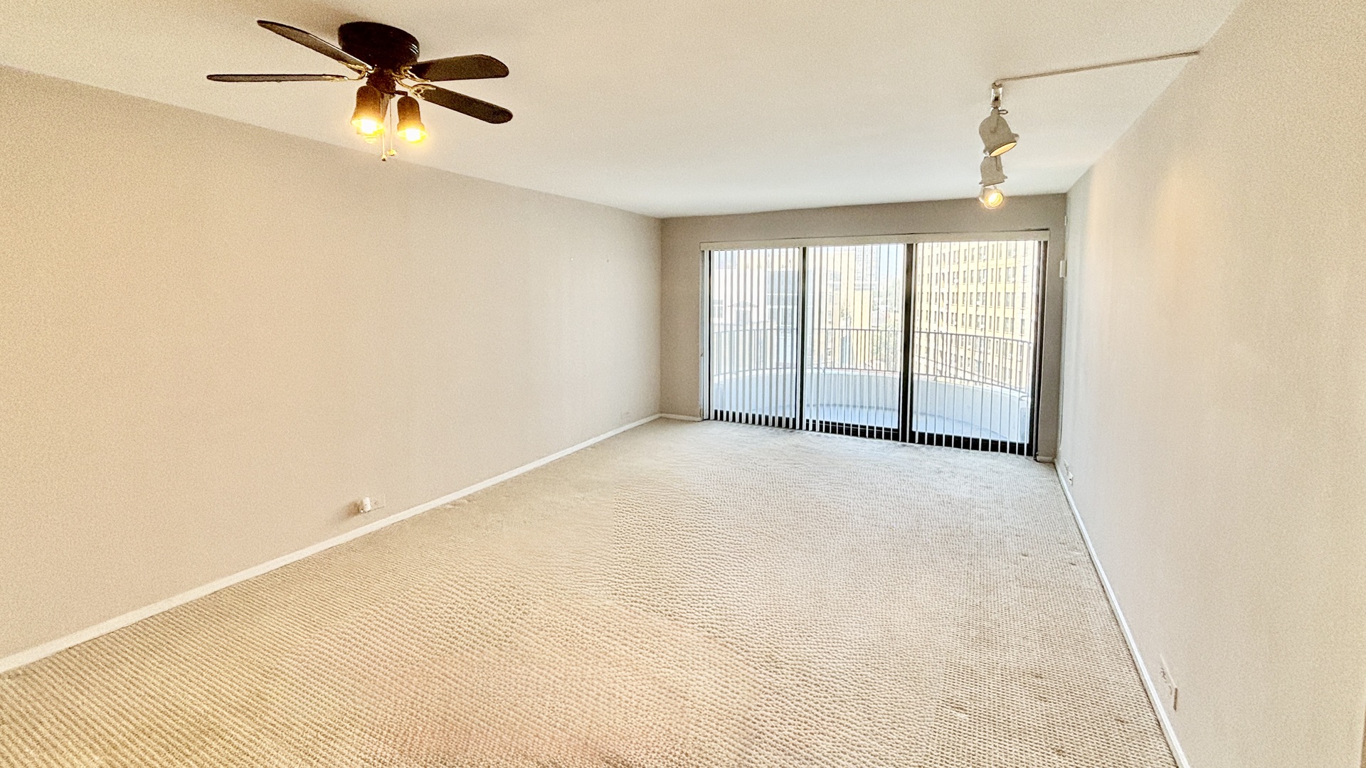 2020 N Lincoln Park West Avenue #6E, Chicago, IL 60614