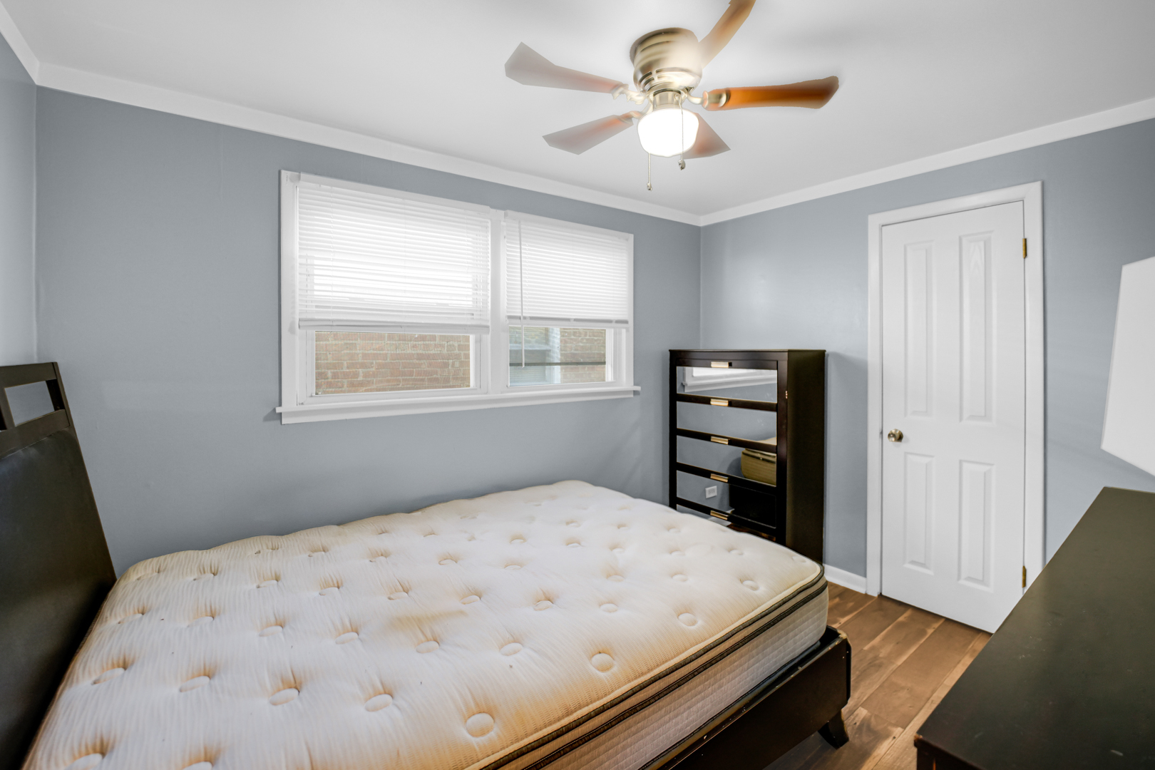 10502 S Hoxie Avenue, Chicago, IL 60617