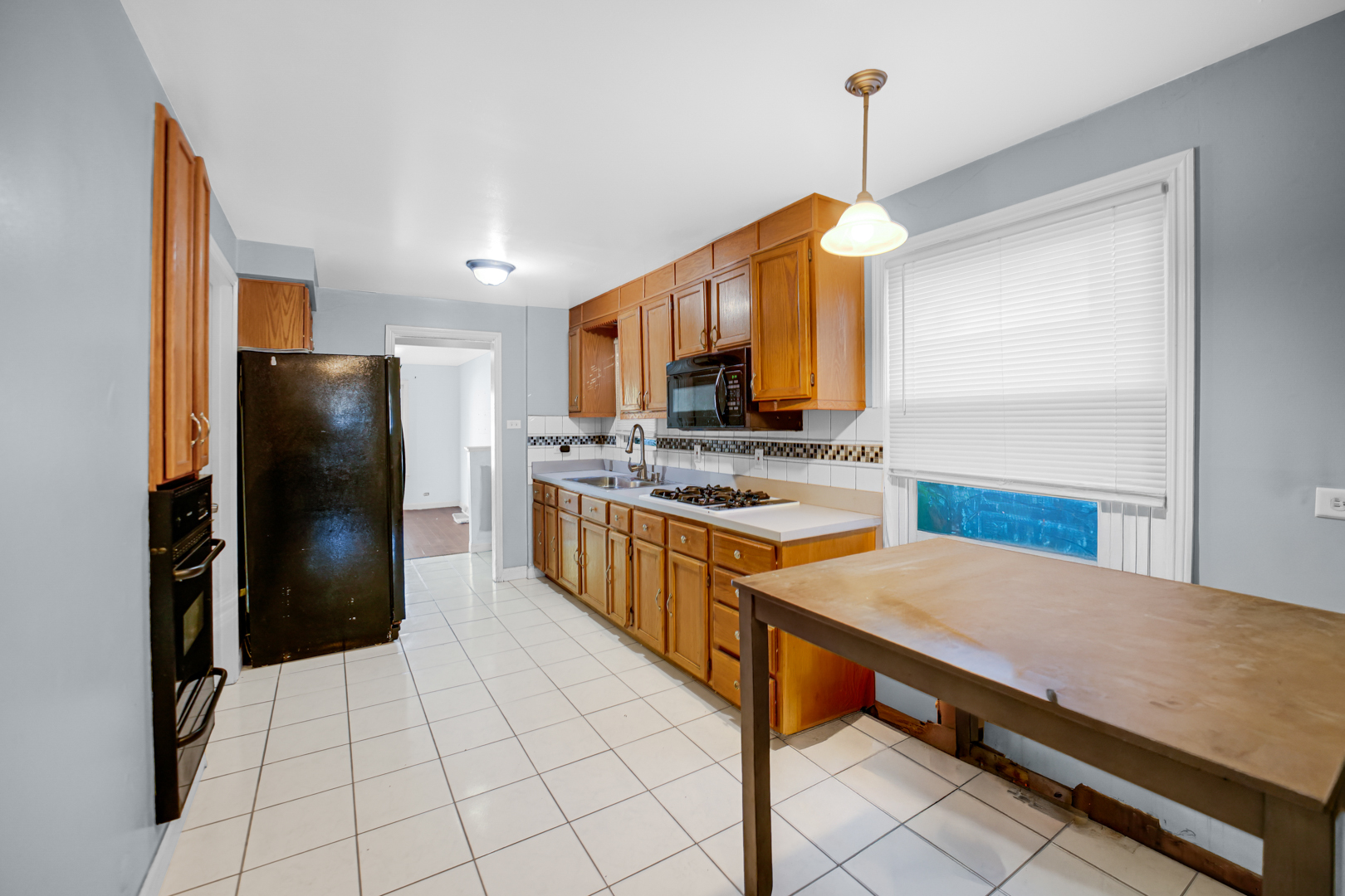 10502 S Hoxie Avenue, Chicago, IL 60617