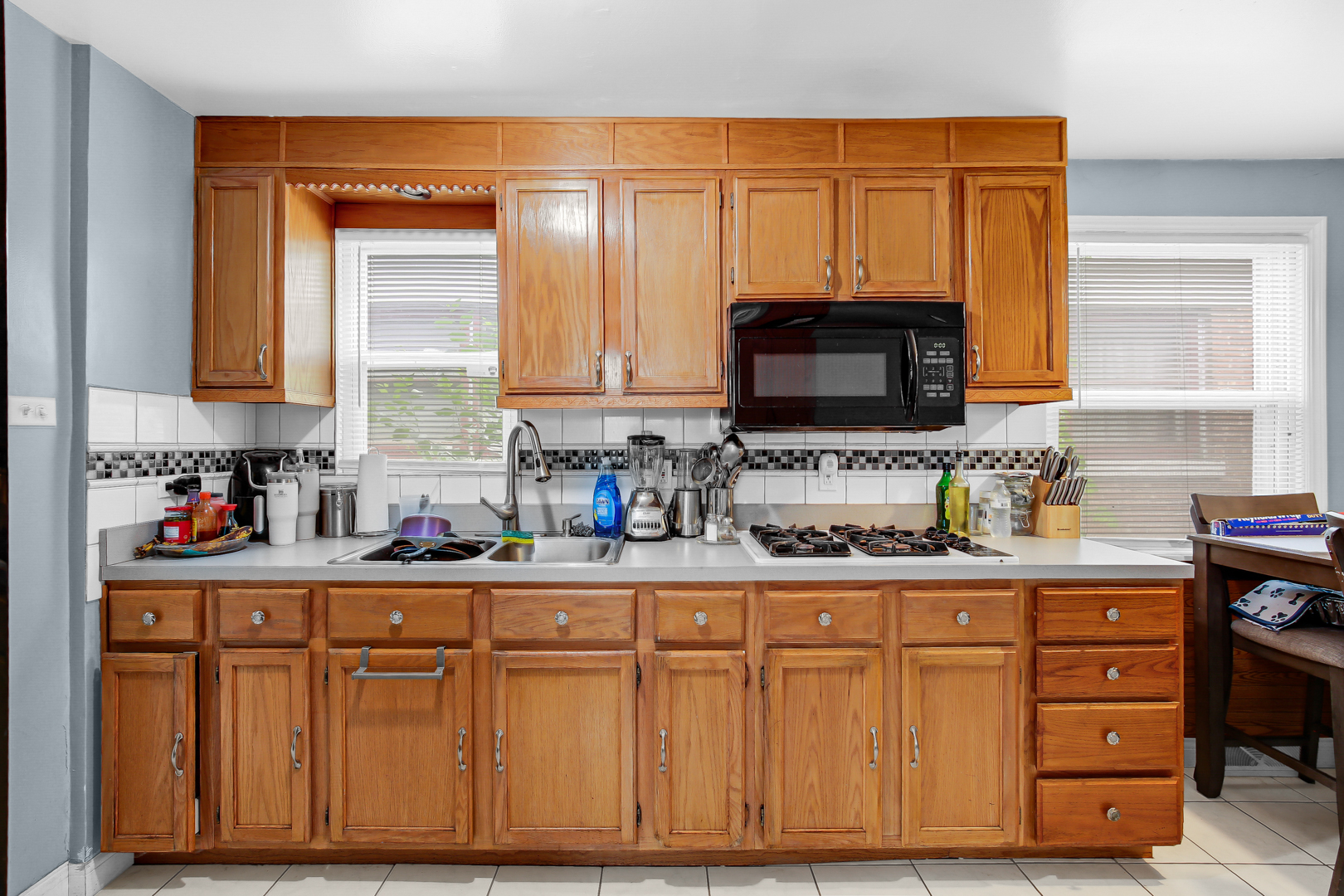 10502 S Hoxie Avenue, Chicago, IL 60617