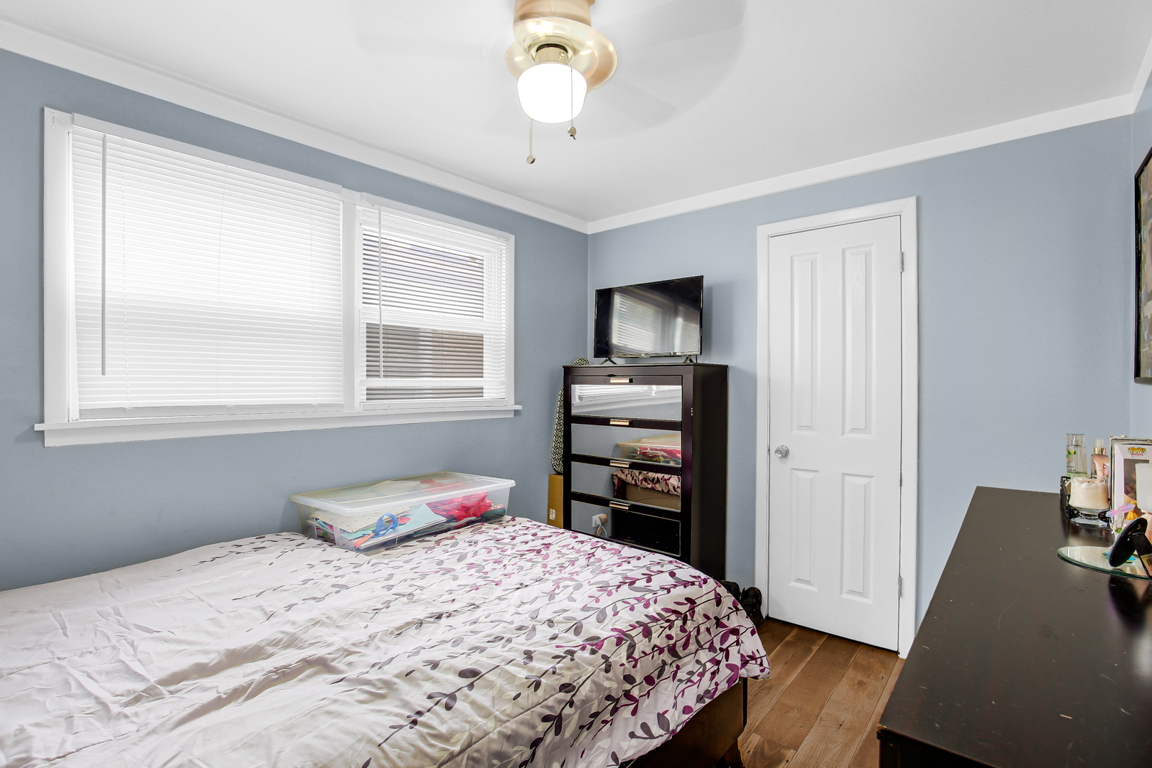 10502 S Hoxie Avenue, Chicago, IL 60617