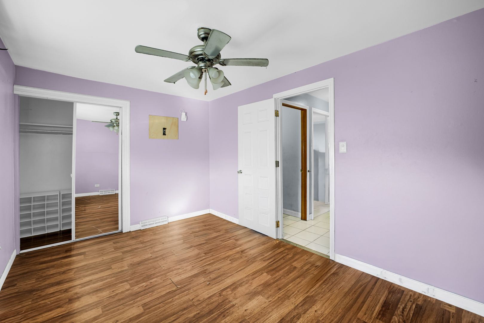 10502 S Hoxie Avenue, Chicago, IL 60617