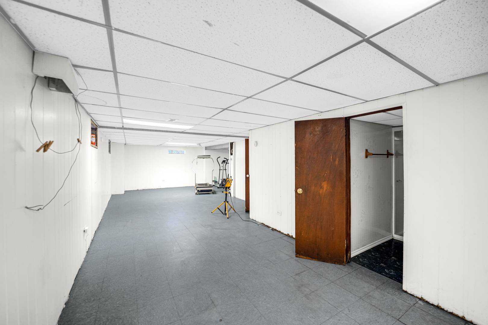 10502 S Hoxie Avenue, Chicago, IL 60617