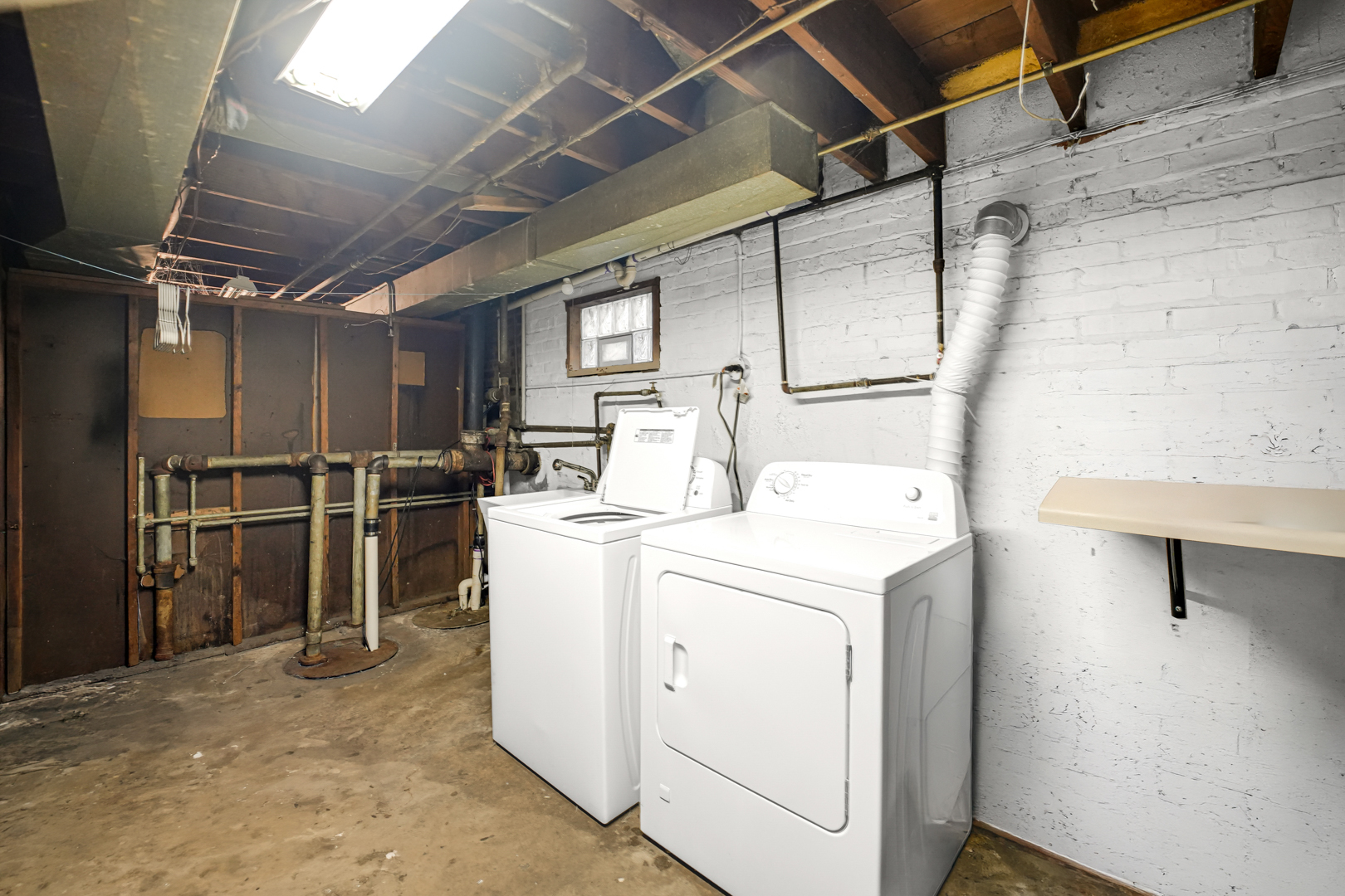 10502 S Hoxie Avenue, Chicago, IL 60617