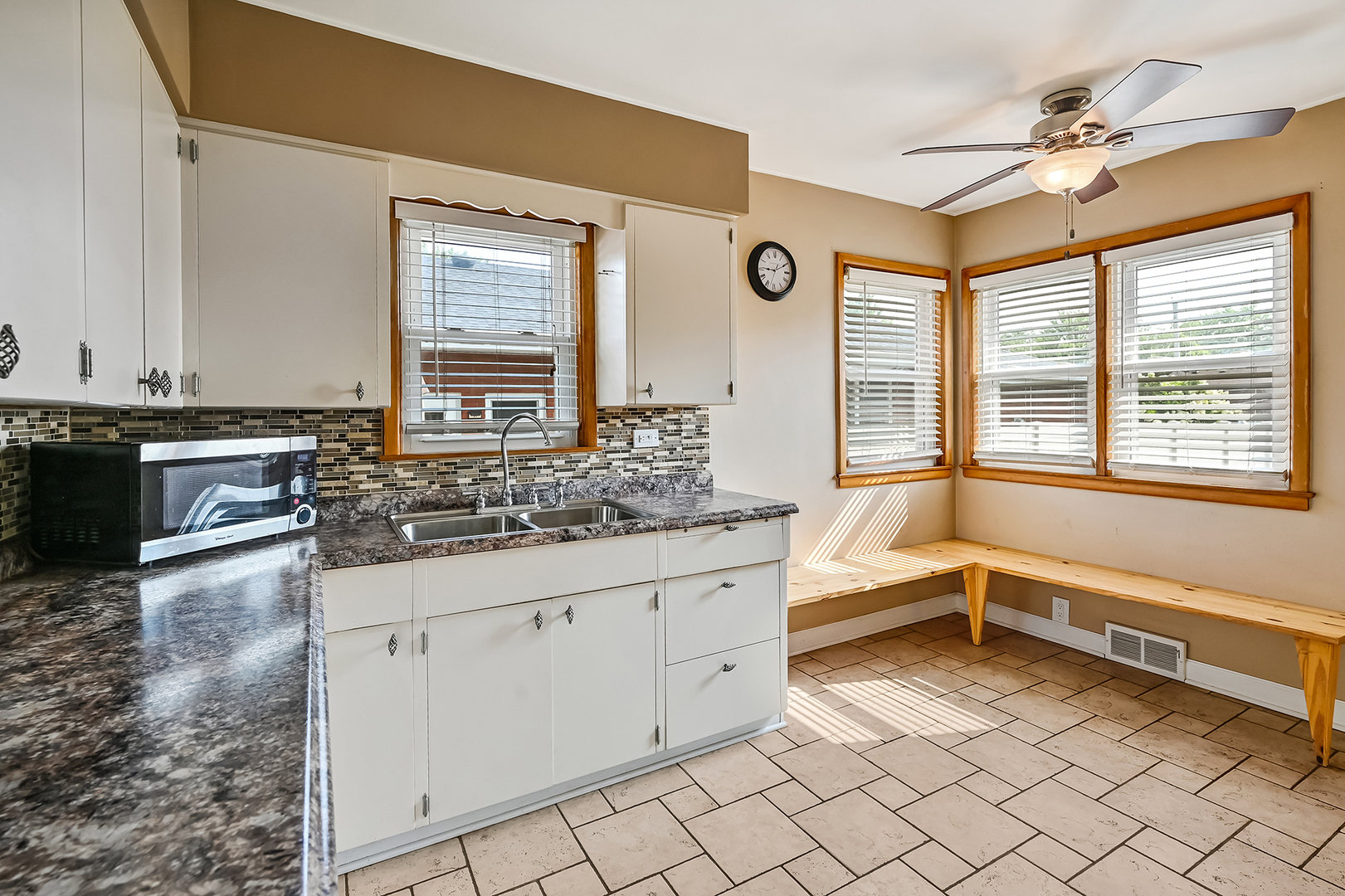 17157 69th Avenue, Tinley Park, IL 60477