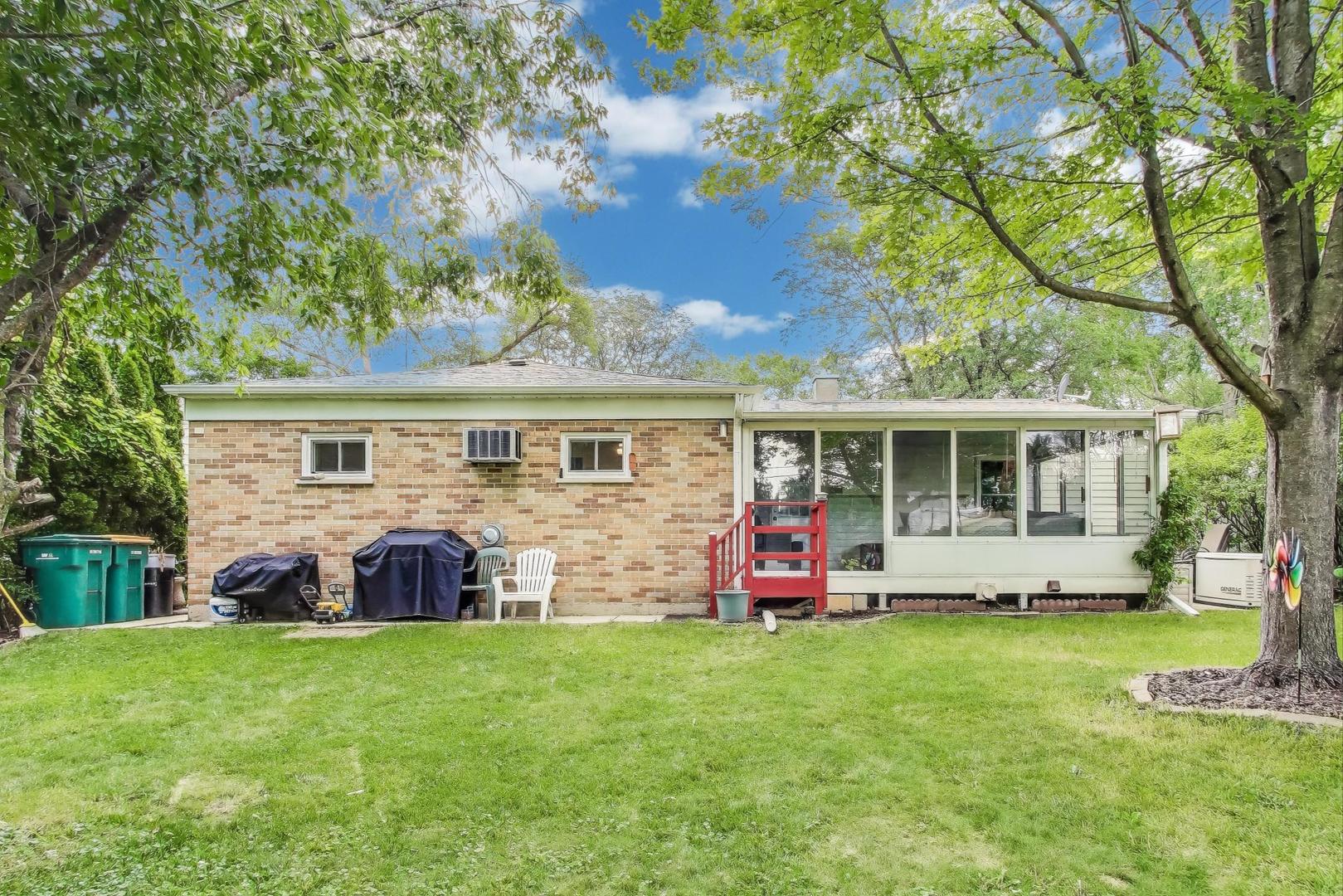 360 Rosewood Avenue, Buffalo Grove, IL 60089