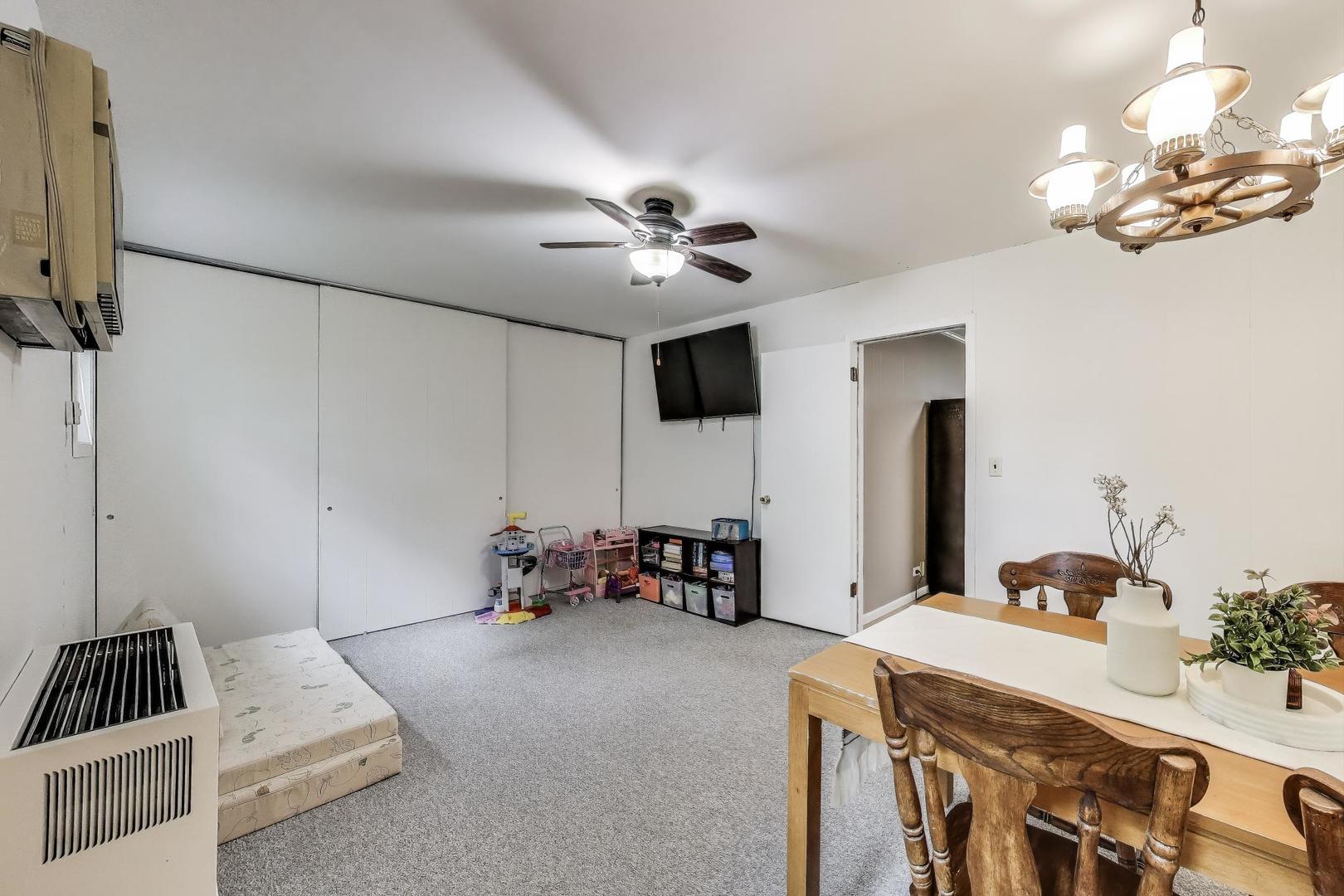 360 Rosewood Avenue, Buffalo Grove, IL 60089
