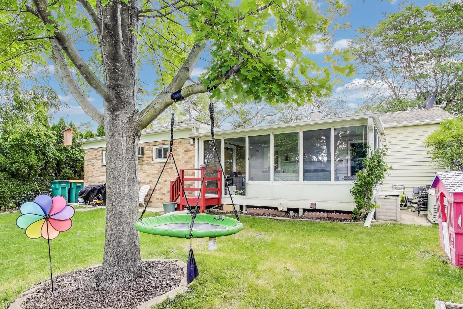 360 Rosewood Avenue, Buffalo Grove, IL 60089