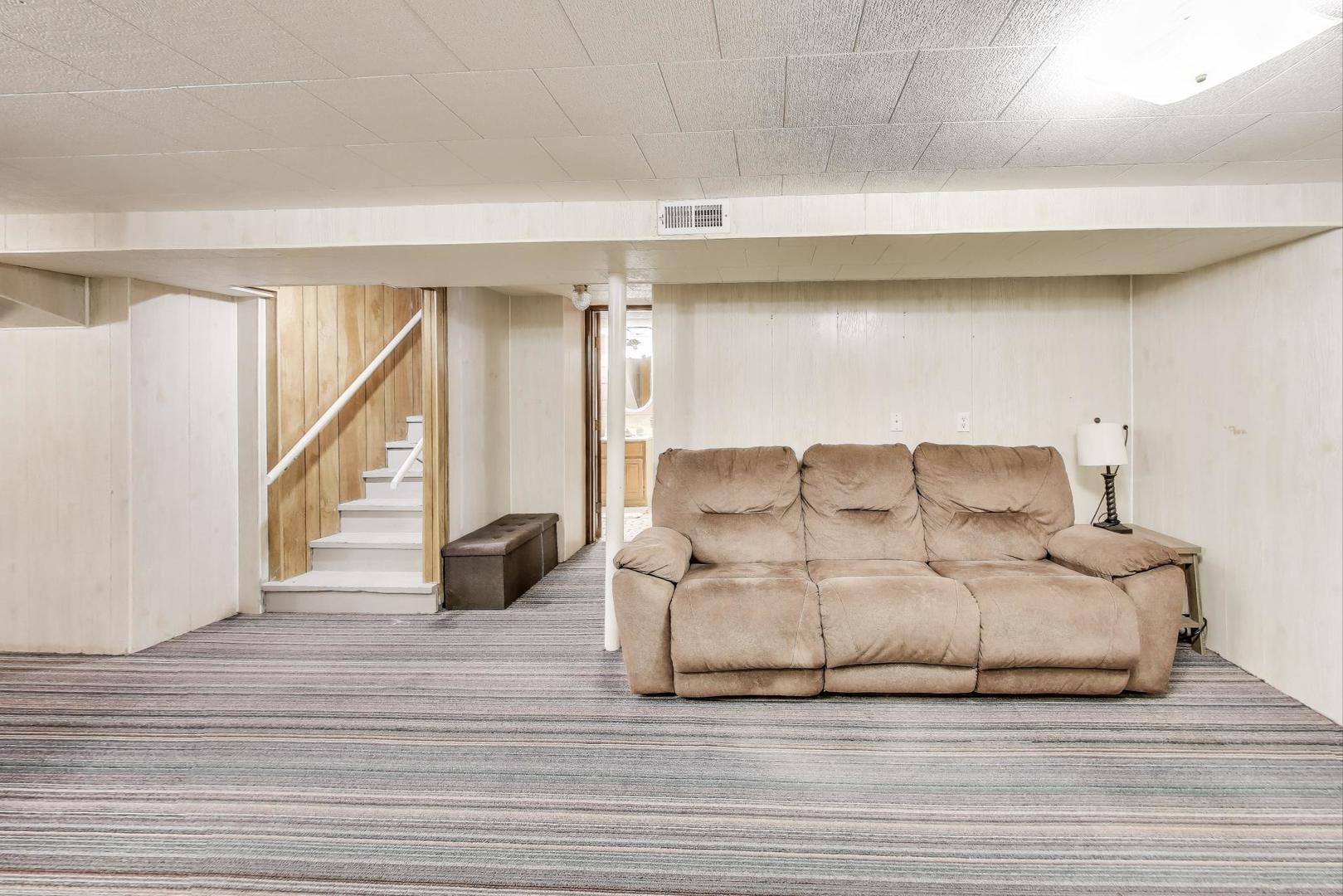 360 Rosewood Avenue, Buffalo Grove, IL 60089