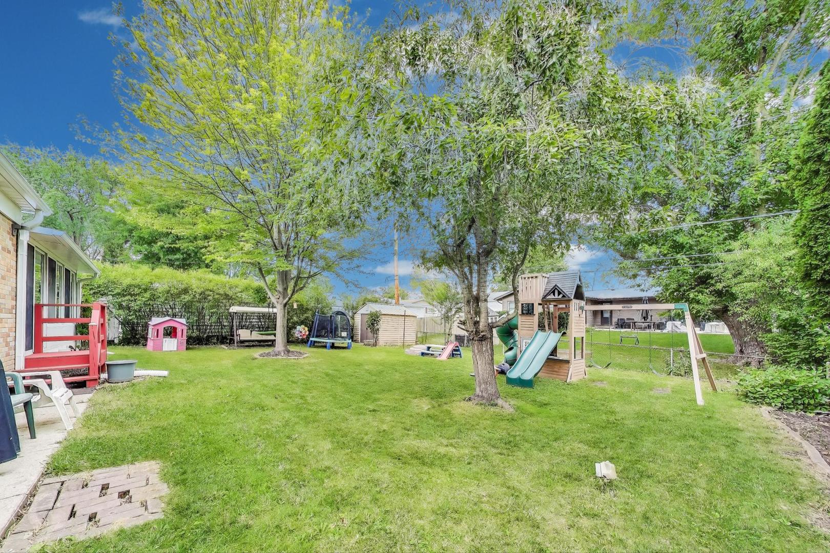 360 Rosewood Avenue, Buffalo Grove, IL 60089