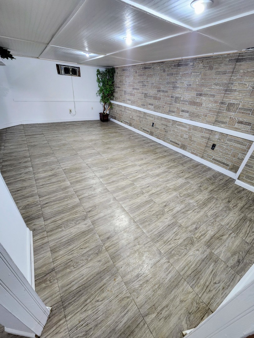 421 N Neltnor Boulevard, West Chicago, IL 60185