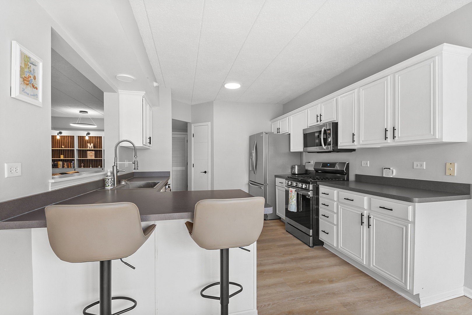 6743 S Pointe Drive #2A, Tinley Park, IL 60477