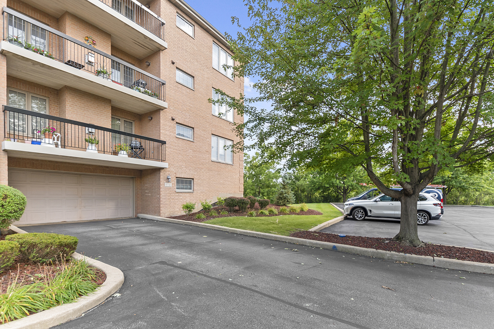6743 S Pointe Drive #2A, Tinley Park, IL 60477