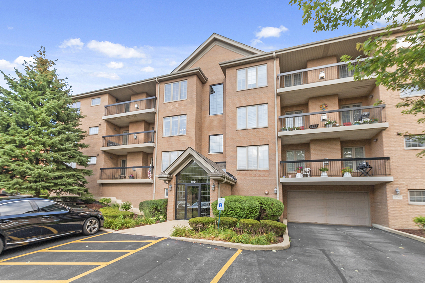 6743 S Pointe Drive #2A, Tinley Park, IL 60477