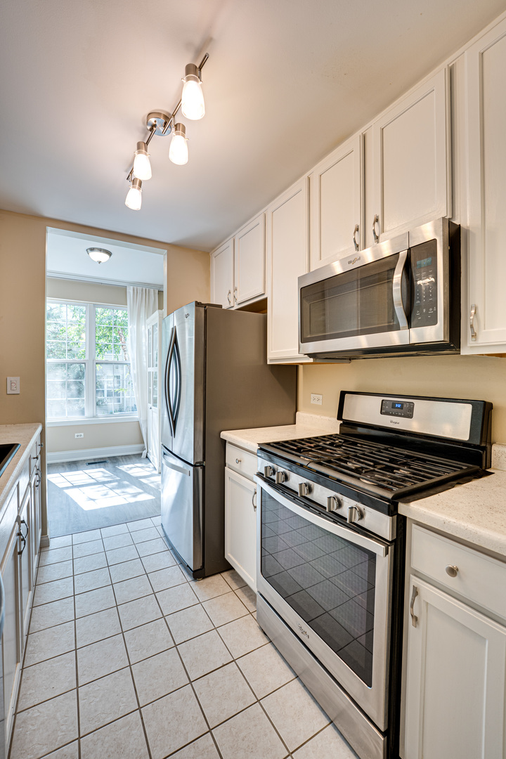 2855 Vernal Lane, Naperville, IL 60564