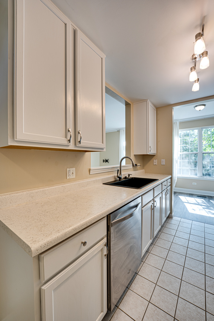 2855 Vernal Lane, Naperville, IL 60564