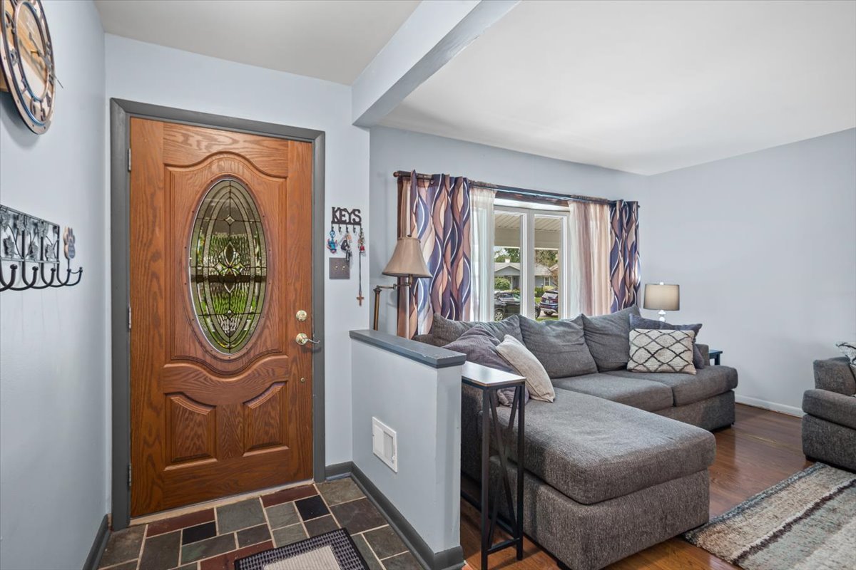 230 Brookhaven Drive, Elk Grove Village, IL 60007