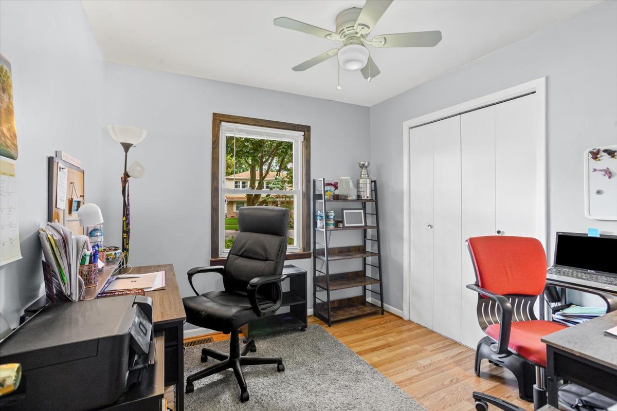 230 Brookhaven Drive, Elk Grove Village, IL 60007